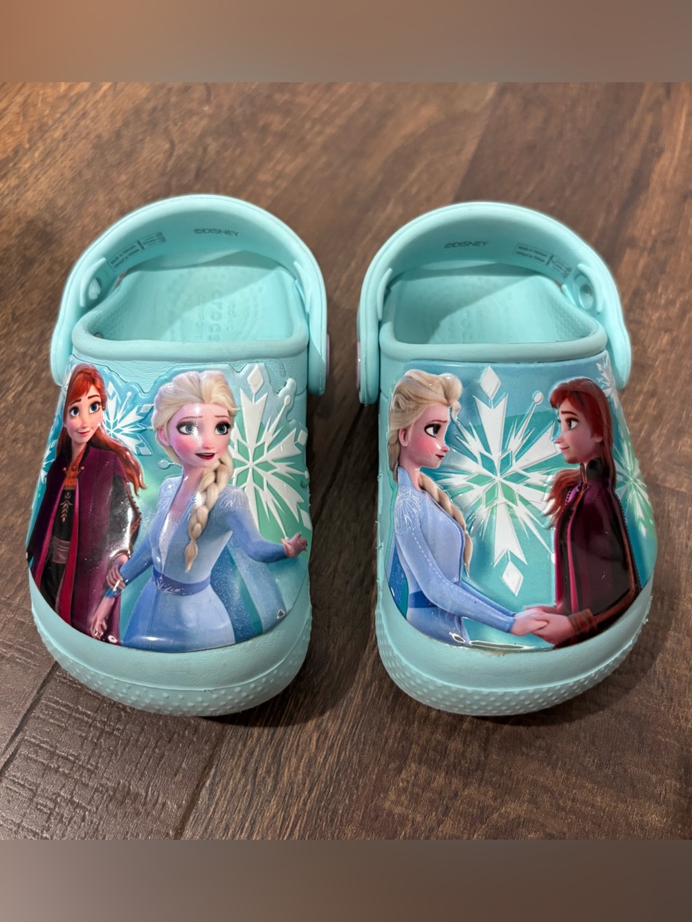 Disney Frozen II Crocs 6 Toddler Girls Elsa Anna Light Blue
